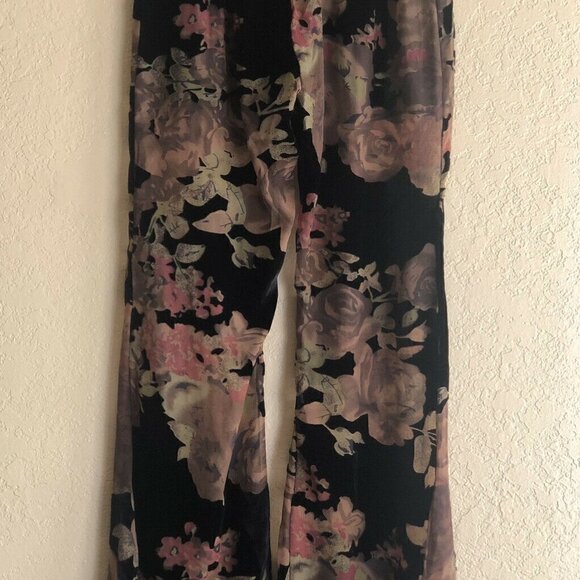 Flynn Skye Womens Black Floral Patty Flare Pant - Picture 10 of 14